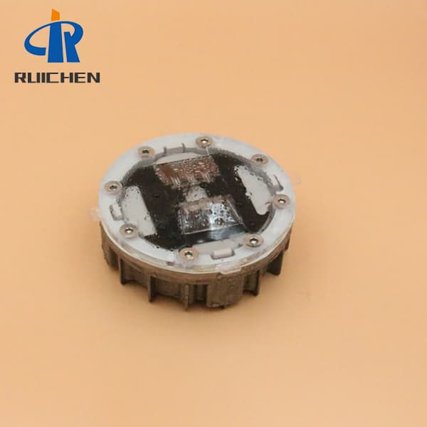 <h3>reflective plastic road studs of road stud from China </h3>
